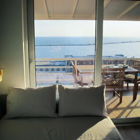 Cloud9-skg Διαμέρισμα